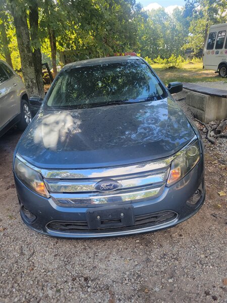 2011 Ford Fusion SE   - Photo 1 - Houston, MO 65483