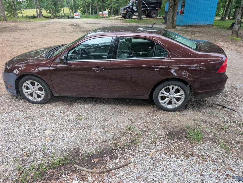 2012 Ford Fusion SE - Photo 4 - Houston, MO 65483