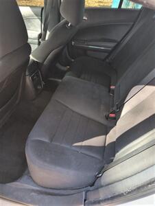 2012 Dodge Charger SE - Photo 5 - Houston, MO 65483