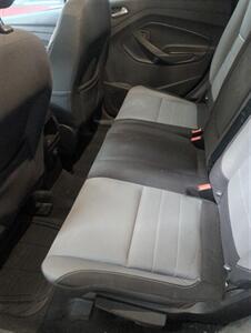 2015 Ford Escape SE   - Photo 5 - Houston, MO 65483