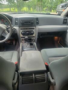 2005 Jeep Grand Cherokee Laredo   - Photo 7 - Houston, MO 65483