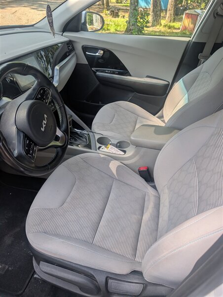2022 Kia Niro Plug-In Hybrid LXS - Photo 9 - Houston, MO 65483