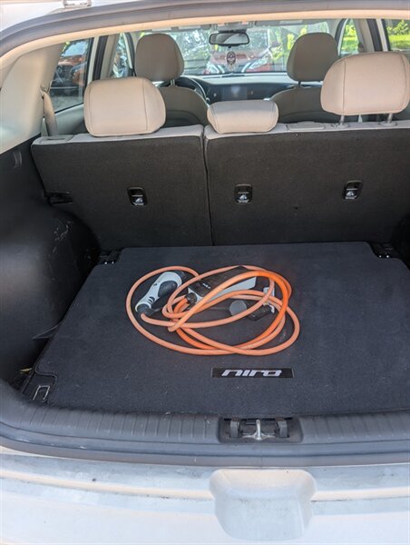 2022 Kia Niro Plug-In Hybrid LXS - Photo 6 - Houston, MO 65483