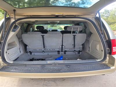 2010 Chrysler Town & Country Touring - Photo 5 - Houston, MO 65483