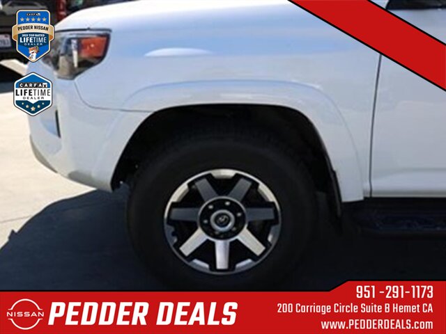 2024 Toyota 4Runner TRD Off-Road   - Photo 11 - Hemet, CA 92545