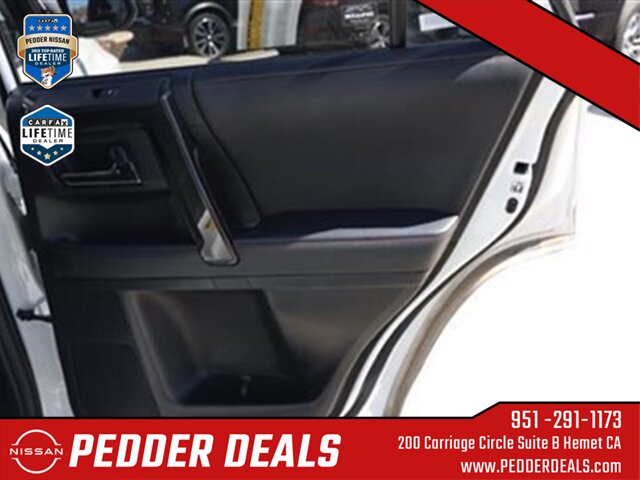 2024 Toyota 4Runner TRD Off-Road   - Photo 19 - Hemet, CA 92545