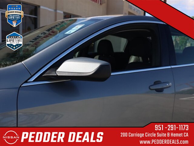 2023 Chevrolet Malibu LT 1LT   - Photo 12 - Hemet, CA 92545
