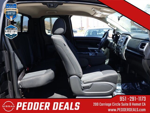 2017 Nissan Titan SV   - Photo 16 - Hemet, CA 92545