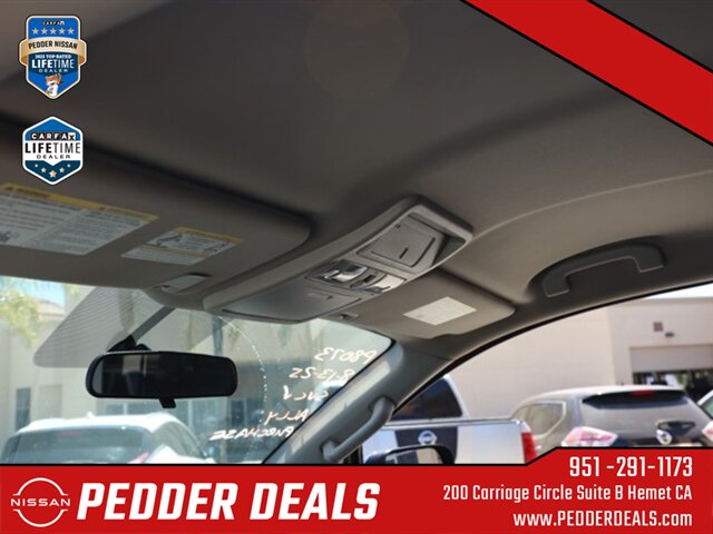 2017 Nissan Titan SV   - Photo 13 - Hemet, CA 92545