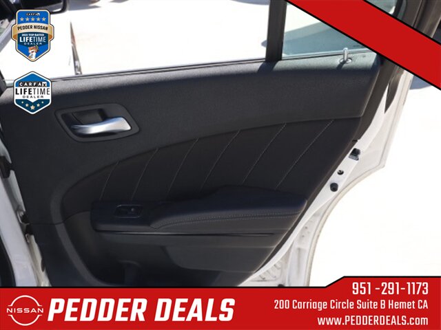 2022 Dodge Charger R/T   - Photo 18 - Hemet, CA 92545