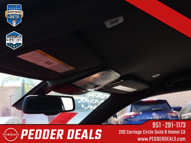 2022 Dodge Charger R/T   - Photo 13 - Hemet, CA 92545