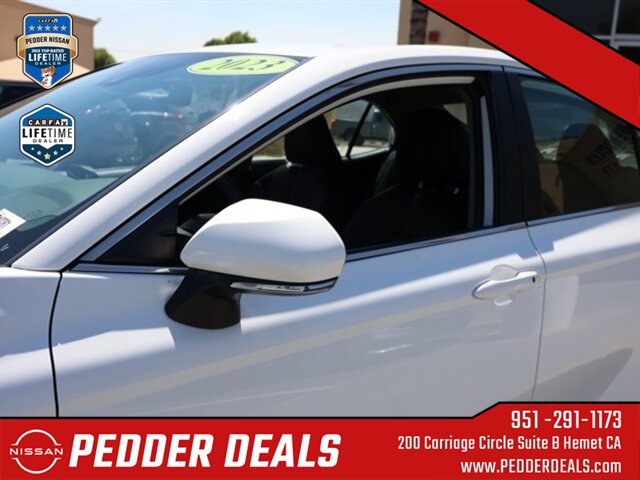 2023 Toyota Camry SE   - Photo 12 - Hemet, CA 92545
