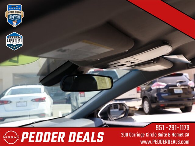 2023 Toyota Camry SE   - Photo 13 - Hemet, CA 92545