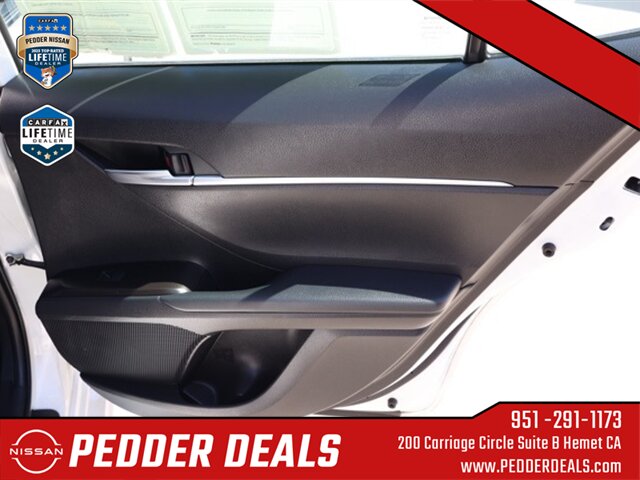 2023 Toyota Camry SE   - Photo 18 - Hemet, CA 92545