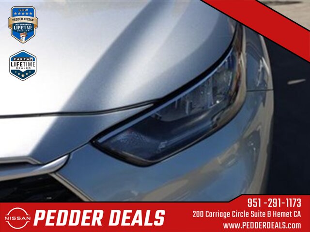 2022 Toyota Highlander XLE   - Photo 10 - Hemet, CA 92545