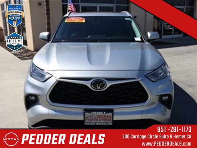 2022 Toyota Highlander XLE   - Photo 9 - Hemet, CA 92545
