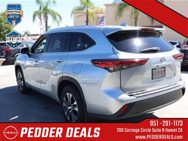 2022 Toyota Highlander XLE   - Photo 6 - Hemet, CA 92545