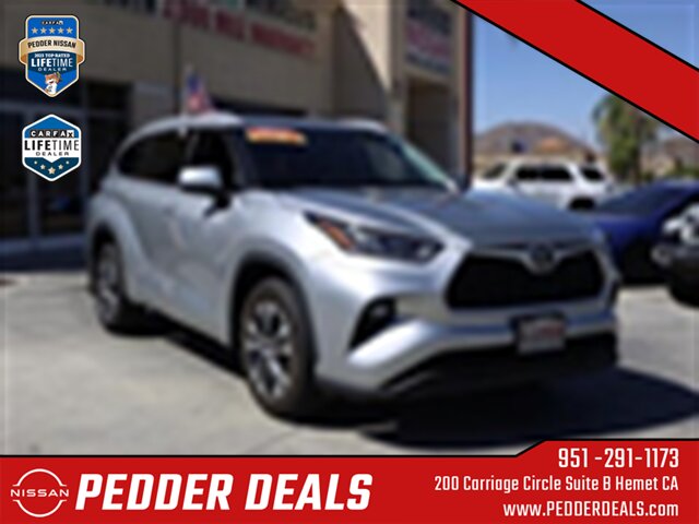2022 Toyota Highlander XLE   - Photo 2 - Hemet, CA 92545