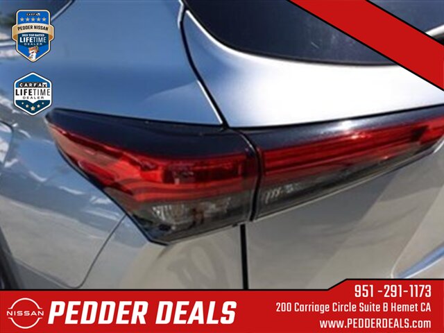2022 Toyota Highlander XLE   - Photo 7 - Hemet, CA 92545