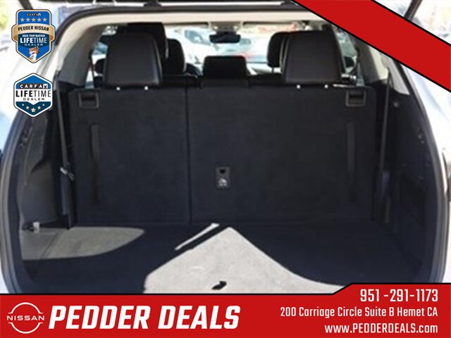 2022 Toyota Highlander XLE   - Photo 16 - Hemet, CA 92545