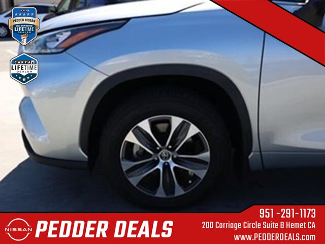 2022 Toyota Highlander XLE   - Photo 11 - Hemet, CA 92545