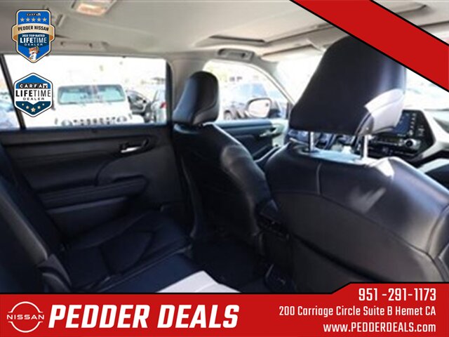 2022 Toyota Highlander XLE   - Photo 17 - Hemet, CA 92545