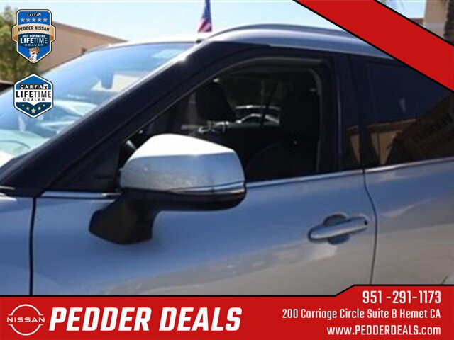 2022 Toyota Highlander XLE   - Photo 12 - Hemet, CA 92545