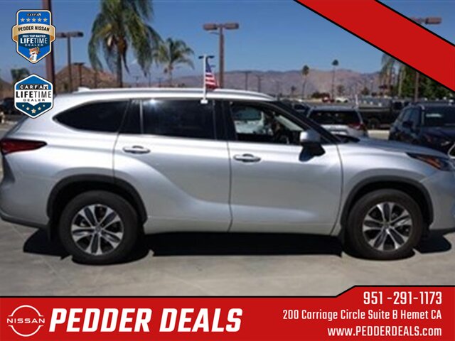 2022 Toyota Highlander XLE   - Photo 3 - Hemet, CA 92545