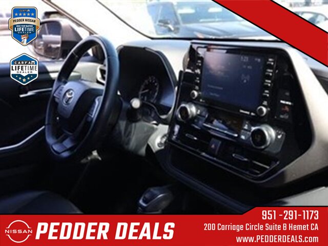 2022 Toyota Highlander XLE   - Photo 20 - Hemet, CA 92545
