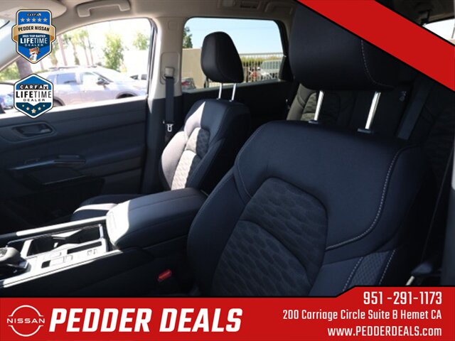 2025 Nissan Pathfinder SV   - Photo 15 - Hemet, CA 92545