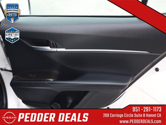 2023 Toyota Camry SE   - Photo 18 - Hemet, CA 92545