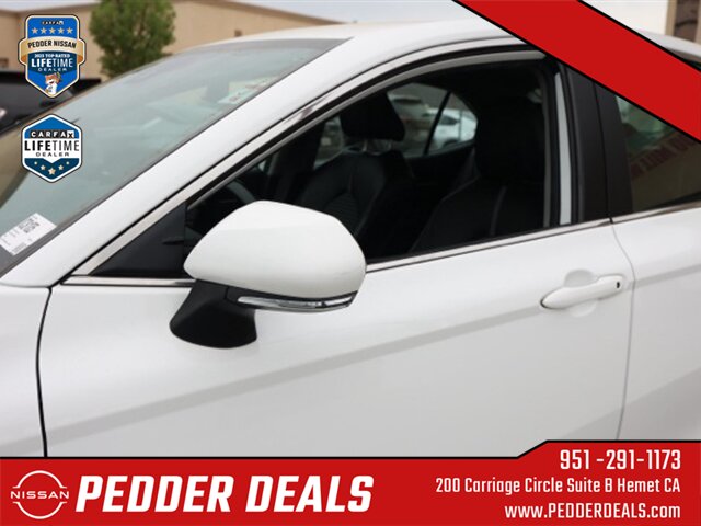 2023 Toyota Camry SE   - Photo 12 - Hemet, CA 92545