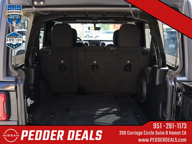 2021 Jeep Wrangler Unlimited Islander   - Photo 16 - Hemet, CA 92545