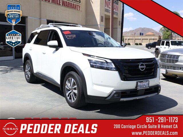 2022 Nissan Pathfinder SL   - Photo 1 - Hemet, CA 92545