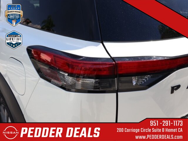 2022 Nissan Pathfinder SL   - Photo 6 - Hemet, CA 92545