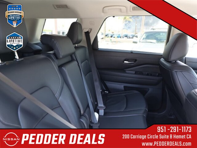 2022 Nissan Pathfinder SL   - Photo 17 - Hemet, CA 92545