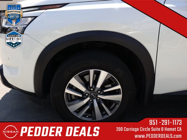 2022 Nissan Pathfinder SL   - Photo 10 - Hemet, CA 92545