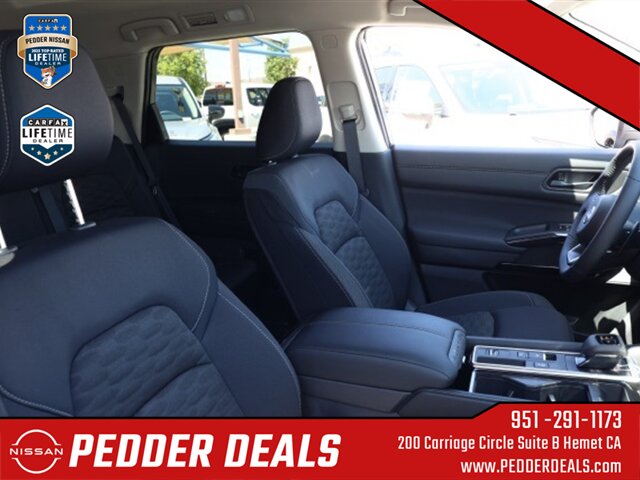 2025 Nissan Pathfinder SV   - Photo 21 - Hemet, CA 92545