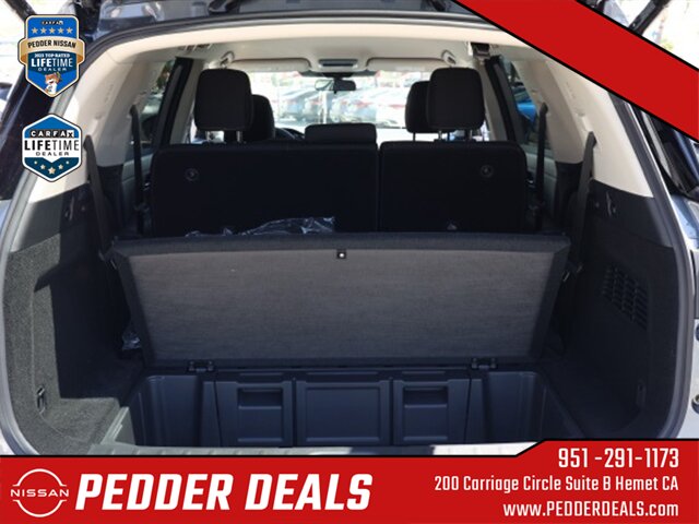 2025 Nissan Pathfinder SV   - Photo 16 - Hemet, CA 92545