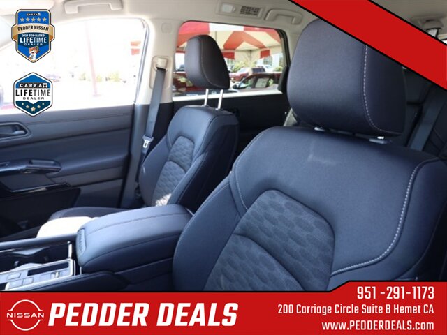 2025 Nissan Pathfinder SV   - Photo 15 - Hemet, CA 92545