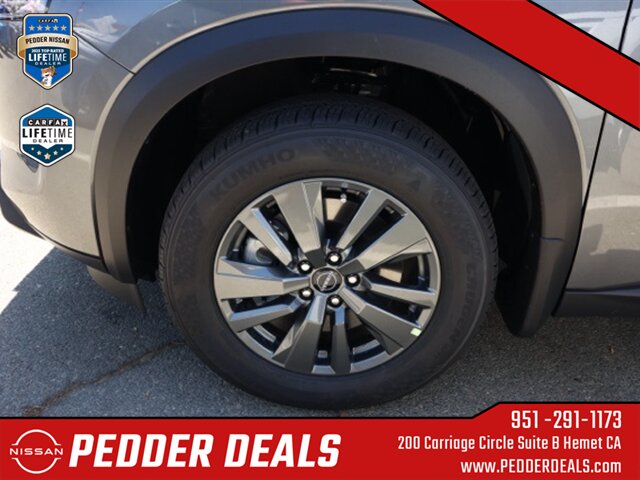 2025 Nissan Pathfinder SV   - Photo 11 - Hemet, CA 92545