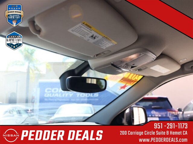 2020 Dodge Durango SXT   - Photo 13 - Hemet, CA 92545