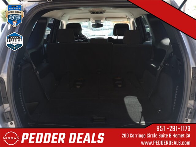2020 Dodge Durango SXT   - Photo 16 - Hemet, CA 92545