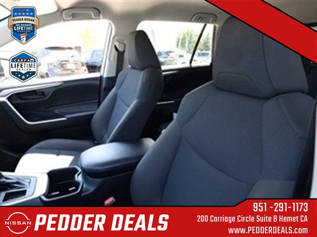 2023 Toyota RAV4 LE   - Photo 15 - Hemet, CA 92545