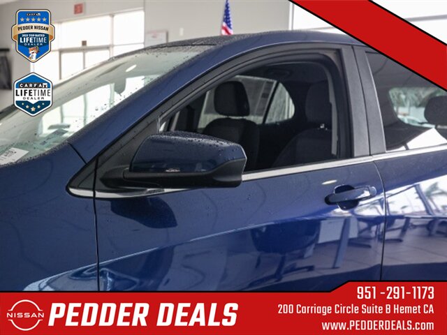 2022 Chevrolet Equinox LT   - Photo 12 - Hemet, CA 92545