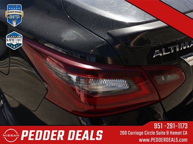 2017 Nissan Altima 2.5 SR   - Photo 7 - Hemet, CA 92545