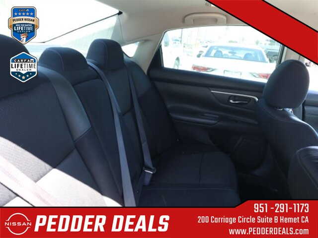 2017 Nissan Altima 2.5 SR   - Photo 17 - Hemet, CA 92545