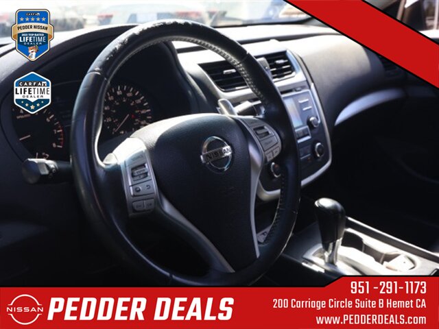 2017 Nissan Altima 2.5 SR   - Photo 14 - Hemet, CA 92545
