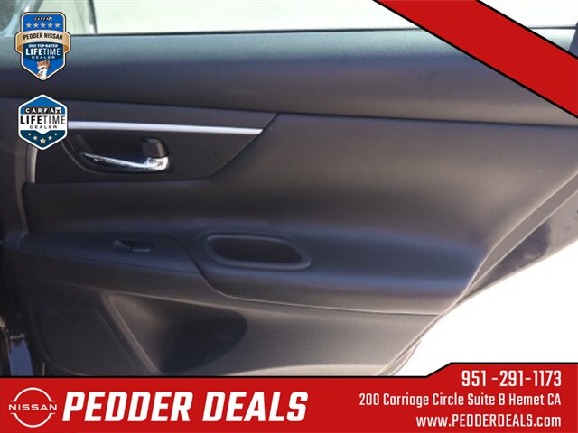 2017 Nissan Altima 2.5 SR   - Photo 18 - Hemet, CA 92545