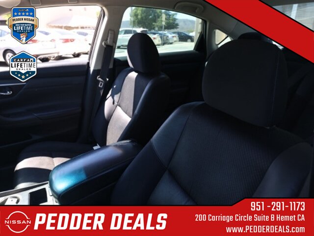 2017 Nissan Altima 2.5 SR   - Photo 15 - Hemet, CA 92545